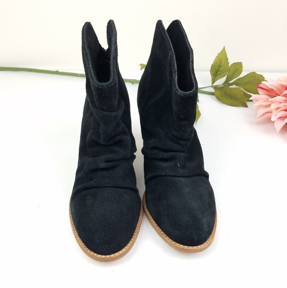 NWOB Splendid Black Suede Rodeo Bootie
Sz 8 - Picture 7 of 8